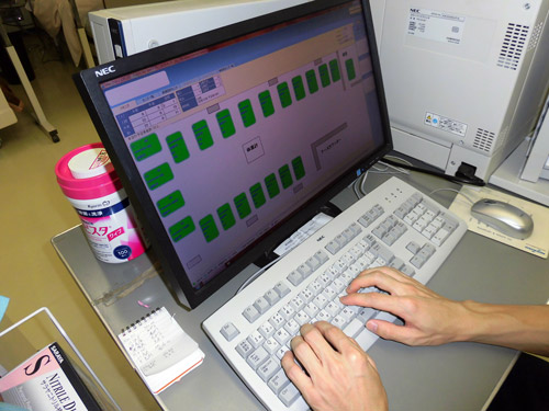 臨床工学技士の作業の写真